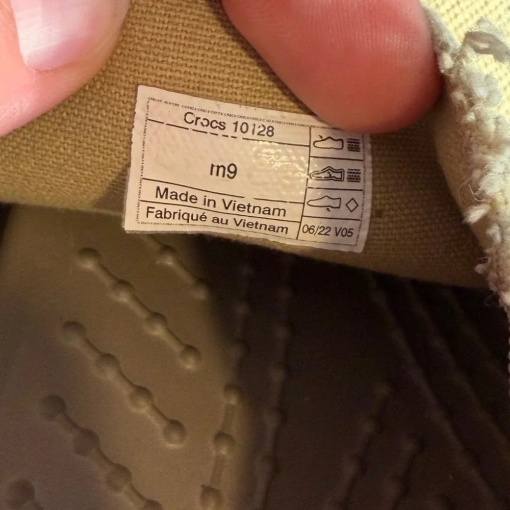 Crocs Men's Santa Cruz Loafers Khaki Canvas Size 9 Frayed Edges Croslite Foam